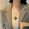 Colar com Pingente de Pétala de Ágata Negra Tendência Corrente para Suéter Simples Elegante Luxo Leve Corrente para Clavícula de Alta Qualidade Acessório Versátil