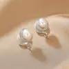 [Protección Ambiental] Clip para Oreja de Perla de Agua Dulce con Forma de Sol Retro Sin Perforación para Mujer Exquisito de Lujo Ligero Pendientes de Disco Repelente de Mosquitos Indolor