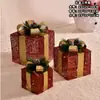 Decoración navideña arte en hierro caja de regalo luminosa juego de tres piezas adorno de exhibición arreglo de escena de árbol de Navidad