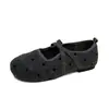 Zapatos planos Mary Jane ligeros y minimalistas para ir al trabajo, cómodos y elegantes, con puntera poco profunda y un diseño de inspiración francesa con tiras cruzadas.