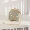 2025 nuevo bolso dorado antiguo rico patrón de flores para mujer bolso de mano para la noche cheongsam cadena para teléfono móvil bolso cuadrado pequeño