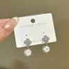 Pendientes de Colgante de Trébol de Cuatro Hojas con Diamantes Completos y Perlas, Sencillos, de Moda, Versátiles, Lujo Ligero, Sensación Suave de Alta Gama, Pendientes de Botón