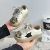 Zapatos Deportivos Infantiles 2026 Primavera/Otoño Nuevo Estilo Zapatos de Skate para Niños Transpirables Resistentes al Desgaste Zapatos Casuales de Estrella de Suela Suave para Niñas