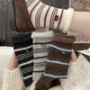 Calcetines de Rayas Que Nunca te Cansas de Usar ~ Calcetines de Lana con Empalme de Terciopelo de Visón Retro Europeo para Mujer Estilo Ins Versátiles de Media Pantorrilla