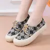 Sapatos Femininos para Primavera e Outono, Alpargatas Versáteis Estilo Chanel, Sapatos de Tecido da Moda e Leves Estilo Antigo com Solas Macias, Confortáveis para Mães, Atacado