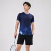 Uniforme de badminton universal para pais e filhos, conjunto de uniforme para equipe de competição, secagem rápida e respirável, adequado para treinamento de tênis de mesa e vôlei, disponível para compra em atacado e impressão