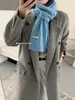 Cachecol de alta qualidade em mistura de lã para mulheres, estilo "old money" atmosférico, perfeito para outono e inverno, valoriza o tom de pele, macio, quente e tricotado, direto do fabricante