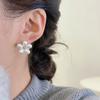 Pendientes de perlas con pequeñas flores, elegantes y bonitos, de estilo coreano, ligeros, lujosos y con un toque avanzado, exquisitos y explosivos que combinan con todo.