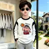 Camiseta de manga larga raglán de algodón puro para niños, nuevo estilo primavera/otoño con estampado color block, moderna y única, adecuada para niños de talla mediana y grande como capa base.