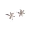 Pendientes Calientes de Hoja de Arce Incrustada de Diamantes Pequeños y Exquisitos Estilo de Lujo Ligero Nuevo 2024 Hojas Elegantes de Alta Calidad Otoño e Invierno Orejas