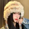 Novo Chapéu de Tricô Feito à Mão de Pelo de Coelho para Outono e Inverno, Chapéu de Proteção de Orelha de Leão de Pelúcia para Mulheres, Chapéu Lei Feng de Lã Fofo e que Afina o Rosto