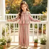 Conjunto transfronterizo europeo y americano para niña de AliExpress: conjunto de dos piezas para niños mayores, camisa de encaje a rayas con cuello y pantalón largo de color contrastante, estilo moderno