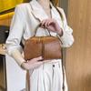 Bolsa feminina de couro macio, bolsa transversal para viagem, primavera de 2025, nova moda, elegante, portátil, bolsa tipo almofada Boston
