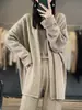 100% Lana Pura Otoño e Invierno 2026 Nuevo Cardigan de Punto para Mujer Estilo Holgado y Relajado Cuello en V Color Sólido Chal