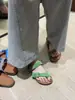 Primeiro Encontro: Chinelos de dedo de sola reta versáteis estilo coreano, sandálias de praia retrô estilosas para atividades ao ar livre