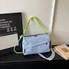 Tecido de Lona e Nylon 2026 Verão Novo Estilo Alto Valor Simples Grande Capacidade Casual Elegante Esportes Fitness Bolsa Transversal