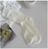Calcetines finos de verano para mujer, modernos, blancos, retro, color crema, con flores oscuras, transpirables, con diseño lunar.