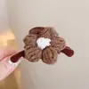 Pin de tiburón de peluche de dibujos animados, un pasador de pelo de tamaño grande y alta gama para crear peinados elaborados, una pinza de pelo de garra para mujer, un delicado accesorio para el cabello