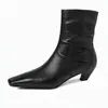 Elegantes botines de cuero de plena flor plisados de tacón medio para mujeres petite, elegantes botas de moda de punta cuadrada con tacón grueso marrón para combinar con faldas