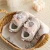 Zapatos para caminar estilo princesa para bebé niña, planos casuales de moda con lazo y perlas, nuevo modelo 2026 con cierre de velcro