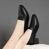 Sapatos de Salto Baixo Femininos Elegantes Tamanho Grande Sapatos de Couro para Mães 2026 Novo Estilo Couro Macio Solado Macio Salto Baixo Salto Bloco Sapatos Casuais Femininos
