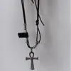 Colar Pingente Cruz de Diamante Retrô Europeu e Americano Elegante Moda Versátil Corrente da Clavícula Nicho Colar de Luxo para Mulheres