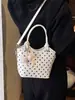 Bolso de mano de lunares transfronterizo para mujer, nuevo de la versión coreana de otoño 2026, de gran capacidad, moderno y exquisito, bolso de cubo para hombro y cruzado