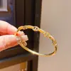 Pulseira com Fecho de Zircônia Estilo Levemente Luxuoso Banhada a Ouro Real 18K Moda Europeia e Americana Joias Simples de Alta Qualidade para Mulheres