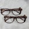 Lindo gatito gafas retro k marco de leopardo anime kt caricatura chica de moda accesorios para fotos ojo