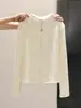 Camiseta de Manga Longa com Gola Alta Meia e Zíper Duplo em Veludo Alemão Feminina Outono e Inverno Novo Slim com Efeito Emagrecedor Camiseta Básica Top Jaqueta A9055