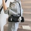 Bolso Pequeño Retro de Alta Gama para Mujer 2025 Nueva Llegada Primavera y Verano Combinable Bolso de Hombro Sobaco Bolso Baguette Portátil y a la Moda
