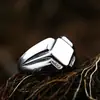 Joyería retro europea y americana al por mayor de acero inoxidable para hombre y mujer marca de moda simple anillo de diamantes pulsera popular de moda Nuevo