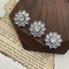 Botones grandes de girasol con microincrustaciones de circonita, hebilla de joyería chapada en cobre de lujo, botones de moda para abrigos y suéteres de mujer.