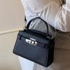 Moda 2026 Nuevo Estilo Bolso de Hombro para Mujer, Bolso de Viaje Versátil Exquisito con un Diseño de Nicho Moderno y Textura de Alta Calidad, Bolso Cruzado