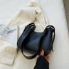 Bolso de comercio exterior transfronterizo, pequeño bolso cuadrado para mujer, bolso de hombro de alta gama de moda, bolso cruzado retro simple y explosivo para mujer.