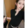 KAPOK 2026 Principios de Otoño Estilo Coreano Sencillo Versátil Adelgazante Temperamento Camiseta de Manga Corta con Medio Botón para Mujer 61083
