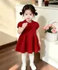 Vestido suéter para meninas outono e inverno novo estilo trança curta saia de malha vestido de malha bebê menina estilo coreano doce versátil vestido de Ano Novo
