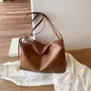 Moda Outono Bolsa Tote Grande Capacidade Feminina Versátil Ombro Único Bolsa de Axila High-End Retro para o Trabalho Tendência