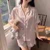 Artículos recomendados nuevos en stock: Cárdigan de Seda Hielo Estampado en Oro con Sensación de Segunda Piel, Shorts de Manga Corta, Nuevo Estilo de Verano, Conjunto de Dos Piezas de Seda con Cuello de Solapa
