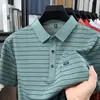 Nova Camisa de Manga Curta com Lapela Masculina Verão Casual Moda Tendência Europeia Americana Pulôver com Caimento Camisa Masculina Listrada Top para Meia-Idade