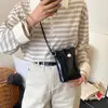 Bolso Cubo Estilo Occidental Sencillo Hebilla de Perla Correa Única Hombro Cruzado Bolsillo para Teléfono para Mujer Primavera Verano 2026 Nuevo
