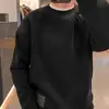 Moletom casual simples com retalhos para primavera e outono para homens, novo modelo 2026, design de linha estiloso, camiseta básica versátil de gola redonda e manga longa