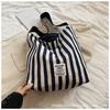 Bolsa de Ombro Transversal Grande Capacidade Estilo Coreano Verão Nova Listrada Reversível Tote Bag Tendência para Mulheres