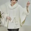 Capa abrigo otoño e invierno 2026 nuevo estilo popular elegante color liso estilo coreano prenda exterior de alta gama con cuello de piel corte holgado