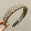 Diadema Nueva Retro 2026 Hace que la Cara se Vea Más Pequeña Diadema Elegante para Mujeres Ilumina la Piel No Aprieta la Cabeza Estilo Perezoso Pinzas para el Cabello Accesorios para el Cabello Mayoreo
