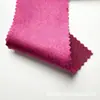 Tejido de satén elástico, grueso y brillante con una caída suave, que presenta un efecto reluciente de seda artificial, adecuado para disfraces de baile y ropa formal.