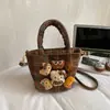 Bolsa de Mão de Boneca Fashion e Fofa para Mulheres Outono e Inverno 2025 Bolsa Saco de Lã Xadrez Grande Capacidade Bolsa Transversal de Celebridade da Internet