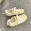 Sapatos Femininos Versáteis de Alto Acabamento, Tendência Chinesa Moda Nova Temporada 2026 Tênis Esportivos Leves que Aumentam a Altura para Mulheres