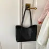 Bolsa Grande Capacidade Feminina 2026 Nova Verão High-End Nicho Luxo Leve Textura Trançada Bolsa de Ombro Única Bolsa Tote para o Dia a Dia