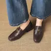 Diseño simple y elegante de camelia, tacón grueso de 3 cm, mocasines de mujer estilo old money, nuevo modelo 2026, zapatos pequeños de cuero con punta cuadrada